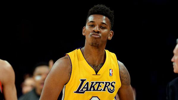 爆射破门建功！马尔穆什4次射正1粒进球，荣膺全场最佳（马尔穆什4次射正斩1球，劲射破网当选全场最佳）