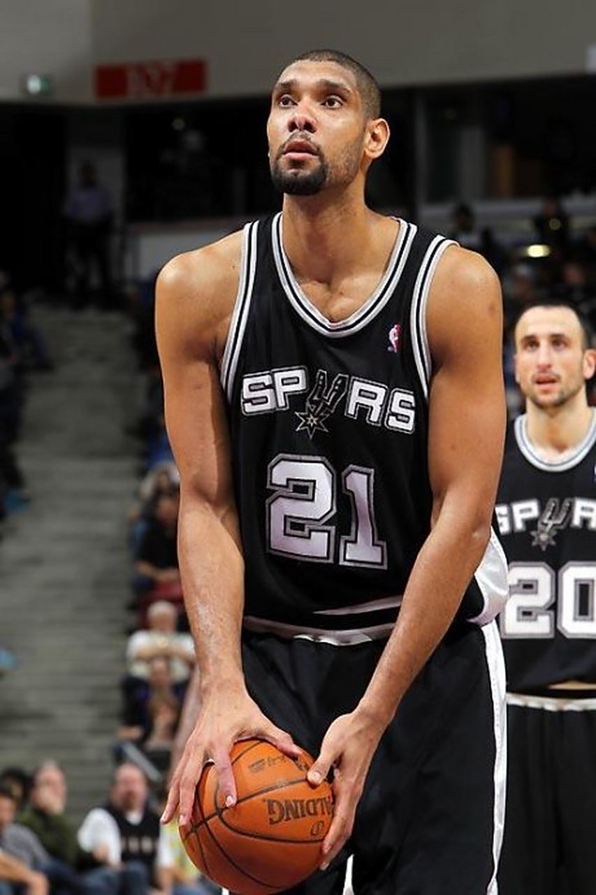 逆天，挪威甲门将点球大战一脚将摆好的球踢走以干扰对方（挪威甲门将在点球大战中踢走摆好的球干扰对手）