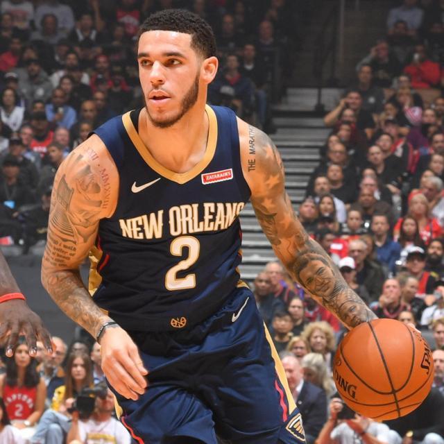 队记：鹈鹕不会草率地接受锡安报价，交易或要等到明年休赛期（随队记者：鹈鹕对锡安报价不急于拍板，交易或将推迟至明年休赛期）